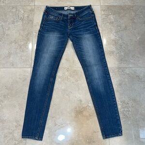 Hollister Women’s Super Skinny Jeans; Size 3R - 26 x 31; stretch, medium wash
